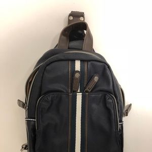 Harvest Label  one strap backpack